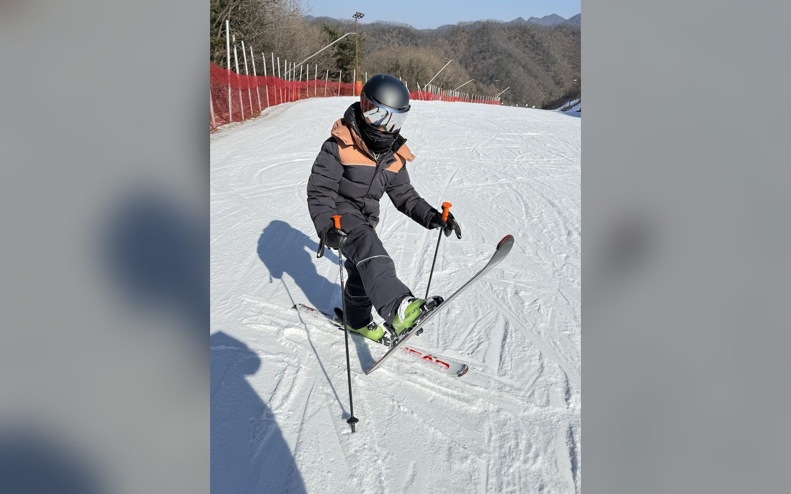 턴을 하며 내려오는 아이